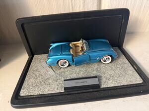 Franklin Mint 1:24 scale 1955 Chevrolet Corvette (model number B11TC54)